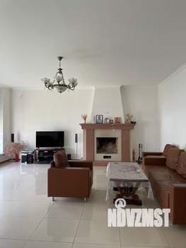 Дом 450м², 2-этажный, участок 6 сот.  