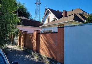 Дом 575м&sup2;, 2-этажный, участок 8 сот.  