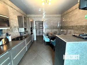 Дом 163м&sup2;, 2-этажный, участок 3 сот.  