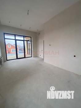 Дом 180м&sup2;, 2-этажный, участок 6 сот.  