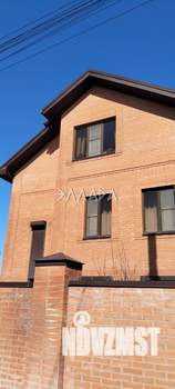 Дом 178м&sup2;, 3-этажный, участок 6 сот.  