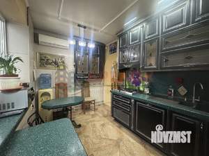 Дом 450м&sup2;, 2-этажный, участок 5 сот.  