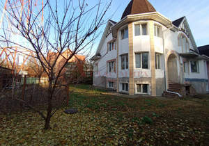 Дом 463м&sup2;, 2-этажный, участок 8 сот.  