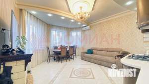 Дом 245м&sup2;, 2-этажный, участок 4 сот.  