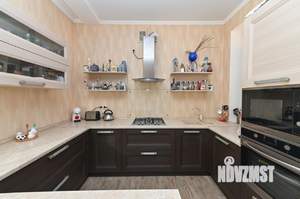 Дом 250м², 2-этажный, участок 6 сот.  