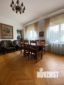 Дом 250м², 3-этажный, участок 6 сот.  