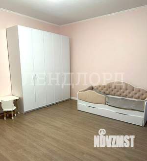 Дом 400м&sup2;, 3-этажный, участок 6 сот.  