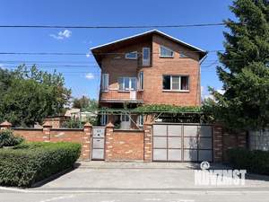 Дом 400м&sup2;, 3-этажный, участок 6 сот.  