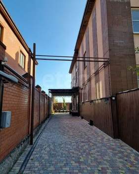 Дом 320м&sup2;, 2-этажный, участок 3 сот.  