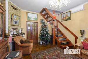 Дом 150м², 2-этажный, участок 3 сот.  