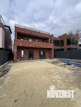 Коттедж 280м², 2-этажный, участок 4 сот.  