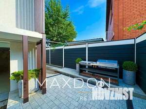 Дом 320м&sup2;, 2-этажный, участок 4 сот.  