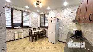 Дом 198м², 3-этажный, участок 3 сот.  