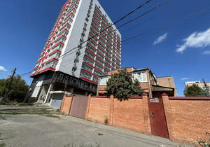 Дом 300м², 3-этажный, участок 6 сот.  