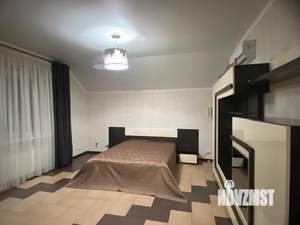 Дом 220м², 3-этажный, участок 3 сот.  