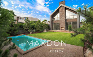 Дом 325м&sup2;, 2-этажный, участок 9 сот.  