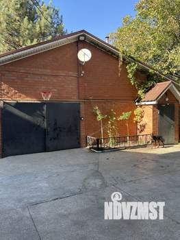 Дом 250м&sup2;, 2-этажный, участок 6 сот.  