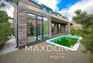 Дом 220м&sup2;, 2-этажный, участок 5 сот.  