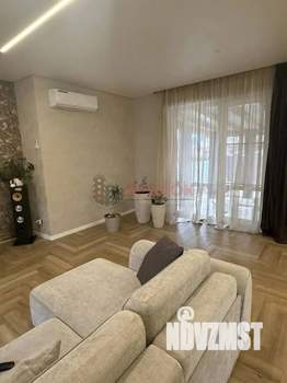 Дом 300м&sup2;, 1-этажный, участок 7 сот.  