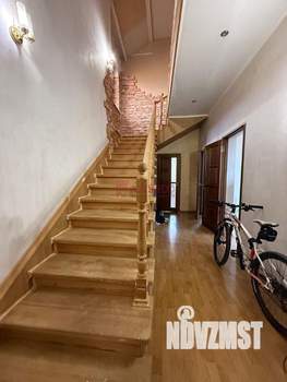 Дом 198м², 2-этажный, участок 318 сот.  