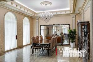 Дом 750м&sup2;, 3-этажный, участок 18 сот.  