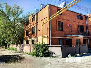 Дом 472м², 3-этажный, участок 4 сот.  