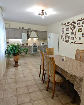 Дом 270м&sup2;, 2-этажный, участок 7 сот.  