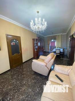 Дом 220м&sup2;, 2-этажный, участок 2 сот.  