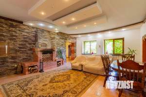 Дом 905м&sup2;, 2-этажный, участок 6 сот.  