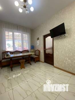 Дом 165м&sup2;, 2-этажный, участок 3 сот.  