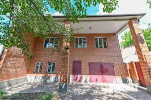 Дом 180м², 2-этажный, участок 5 сот.  