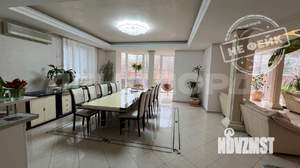 Дом 506м&sup2;, 3-этажный, участок 7 сот.  