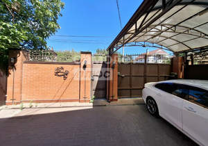 Дом 268м², 2-этажный, участок 3 сот.  