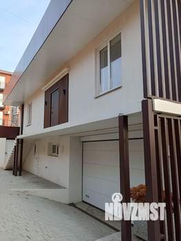 Дом 320м&sup2;, 2-этажный, участок 4 сот.  