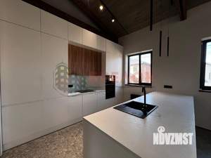 Дом 212м&sup2;, 2-этажный, участок 4 сот.  