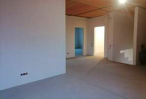 Дом 180м&sup2;, 2-этажный, участок 4 сот.  