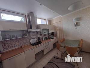 Дом 286м&sup2;, 2-этажный, участок 3 сот.  