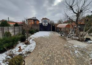 Дом 186м&sup2;, 3-этажный, участок 3 сот.  