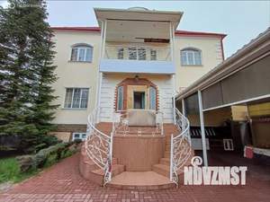 Дом 280м&sup2;, 3-этажный, участок 5 сот.  