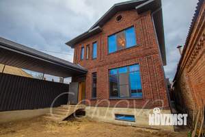 Дом 270м&sup2;, 3-этажный, участок 4 сот.  