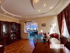 Дом 424м², 3-этажный, участок 14 сот.  