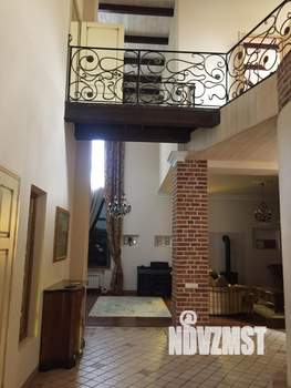 Дом 436м&sup2;, 2-этажный, участок 10 сот.  