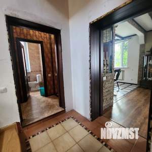 Коттедж 288м², 3-этажный, участок 6 сот.  