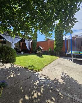 Дом 194м&sup2;, 2-этажный, участок 6 сот.  