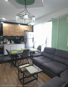 Дом 180м&sup2;, 2-этажный, участок 4 сот.  