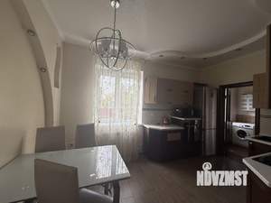 Дом 206м&sup2;, 3-этажный, участок 4 сот.  