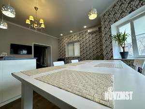 Дом 250м&sup2;, 2-этажный, участок 6 сот.  