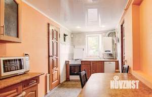 Дом 63м&sup2;, 2-этажный, участок 6 сот.  