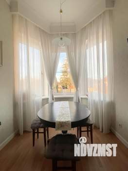 Дом 210м&sup2;, 2-этажный, участок 3 сот.  