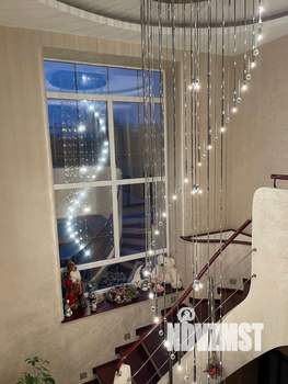 Коттедж 330м², 3-этажный, участок 6 сот.  